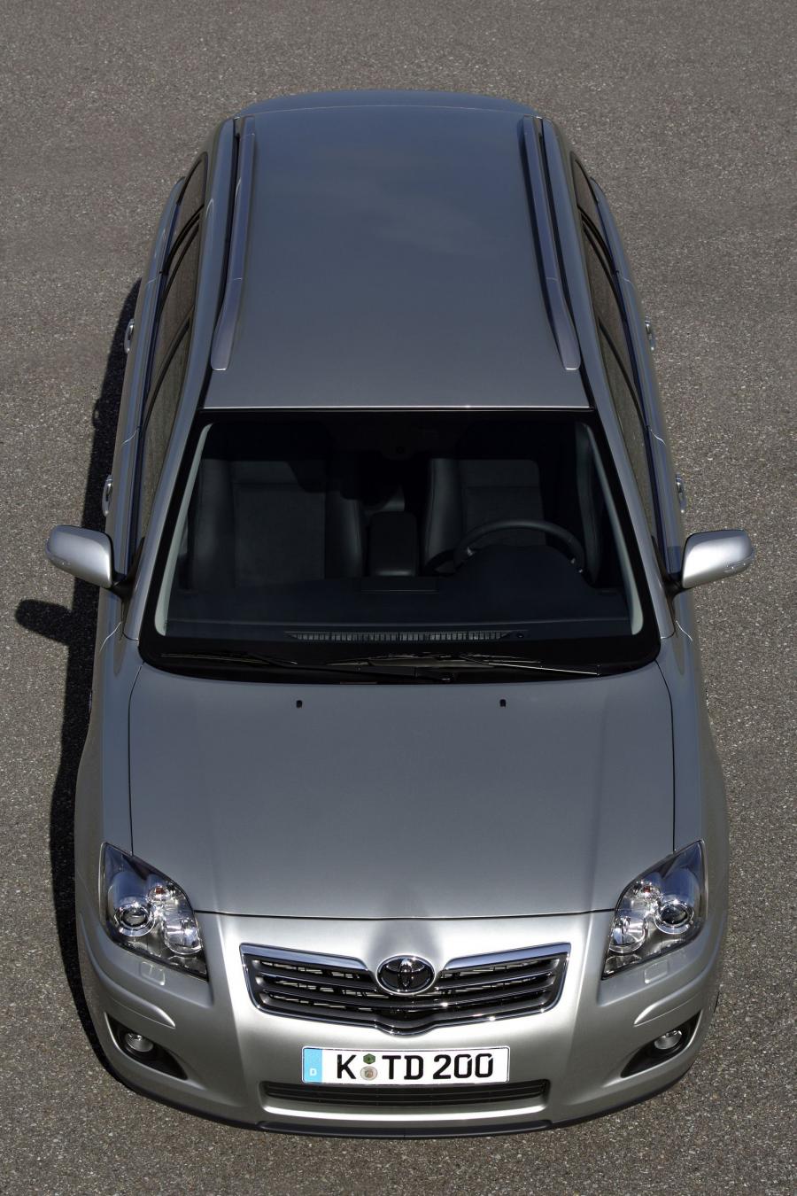  Toyota Avensis Wagon 2006 года  (фото 56 из 71)